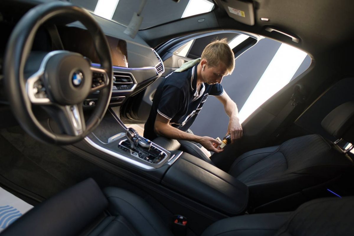Imagen de productos innovadores para coche como ceras, coatings y accesorios de detailing