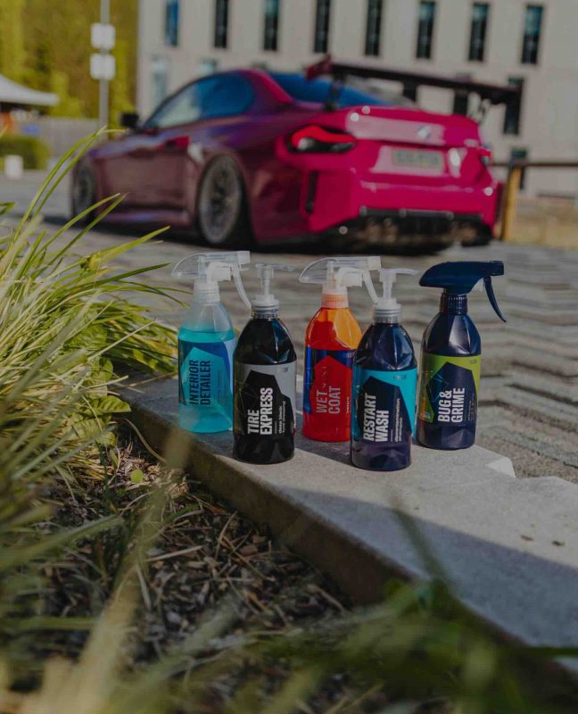 Imagen de productos GYEON, incluyendo ceras, coatings y accesorios para detailing profesional