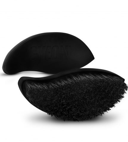 Cepillo Gyeon Q²M Tire Brush con cerdas resistentes para limpiar neumáticos